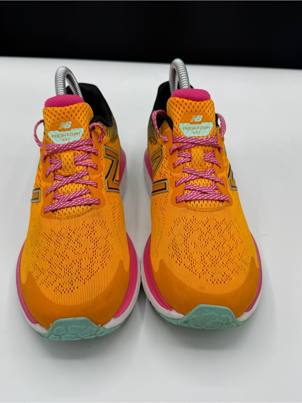 New Balance Women’s Fresh Foam 680 Lace Up Active Athletic Sneakers 7